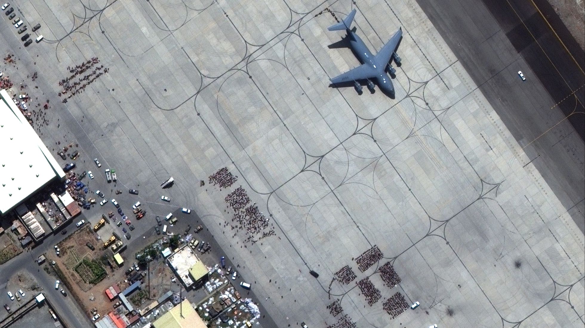 Pentágono reporta una explosión en las afueras del aeropuerto de Kabul