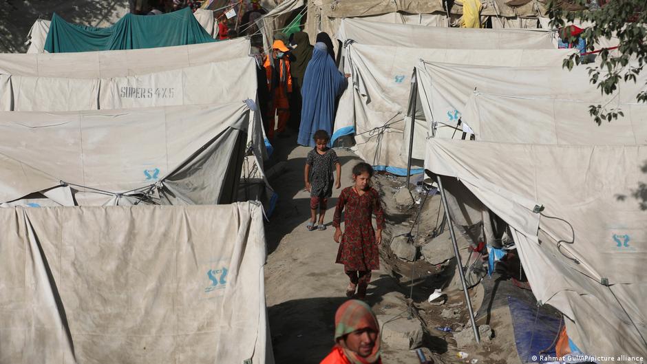 ONU espera medio millón de refugiados afganos adicionales tras llegada de los talibanes