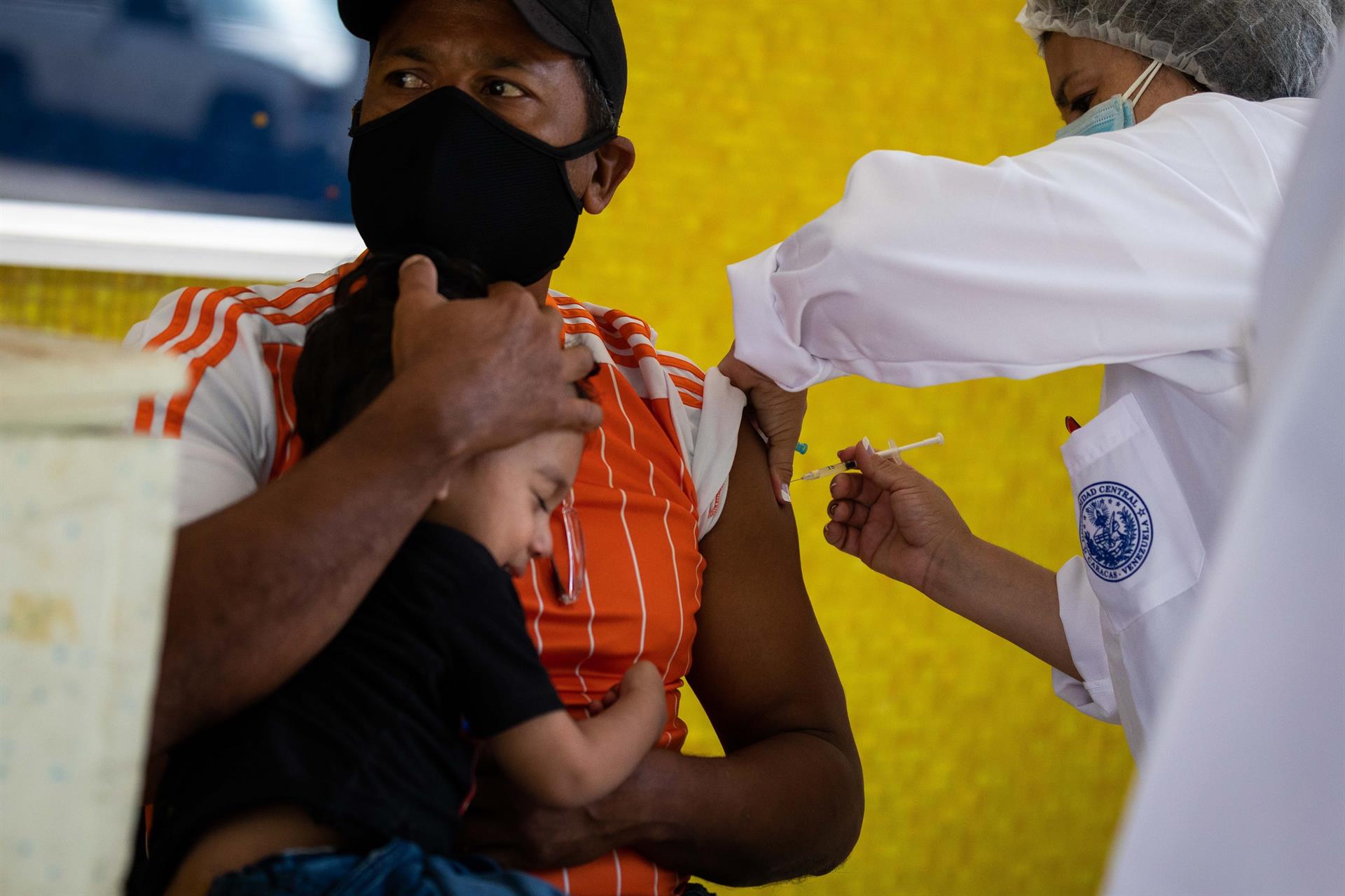 Confirman 457 casos de covid-19 entre el personal sanitario, dice Monitor Salud