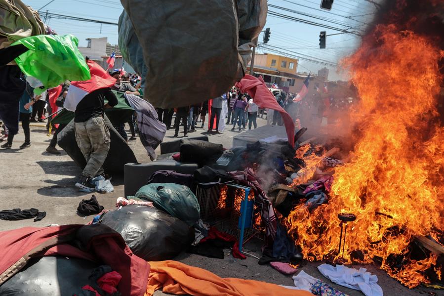Fiscalía ordena investigar ataques a migrantes en Iquique y ordena protección
