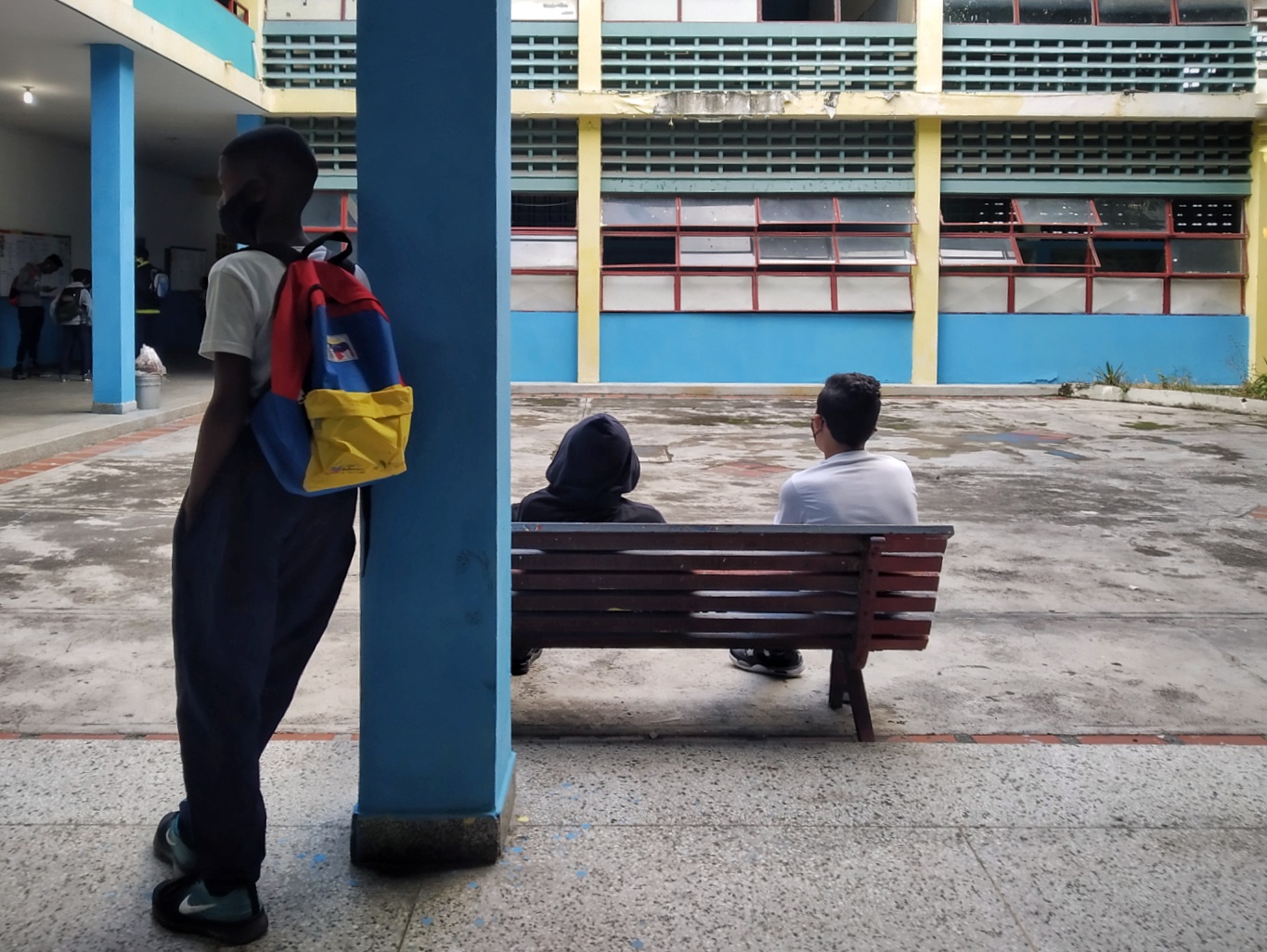 Primera semana de clases presenciales cierra con balance negativo