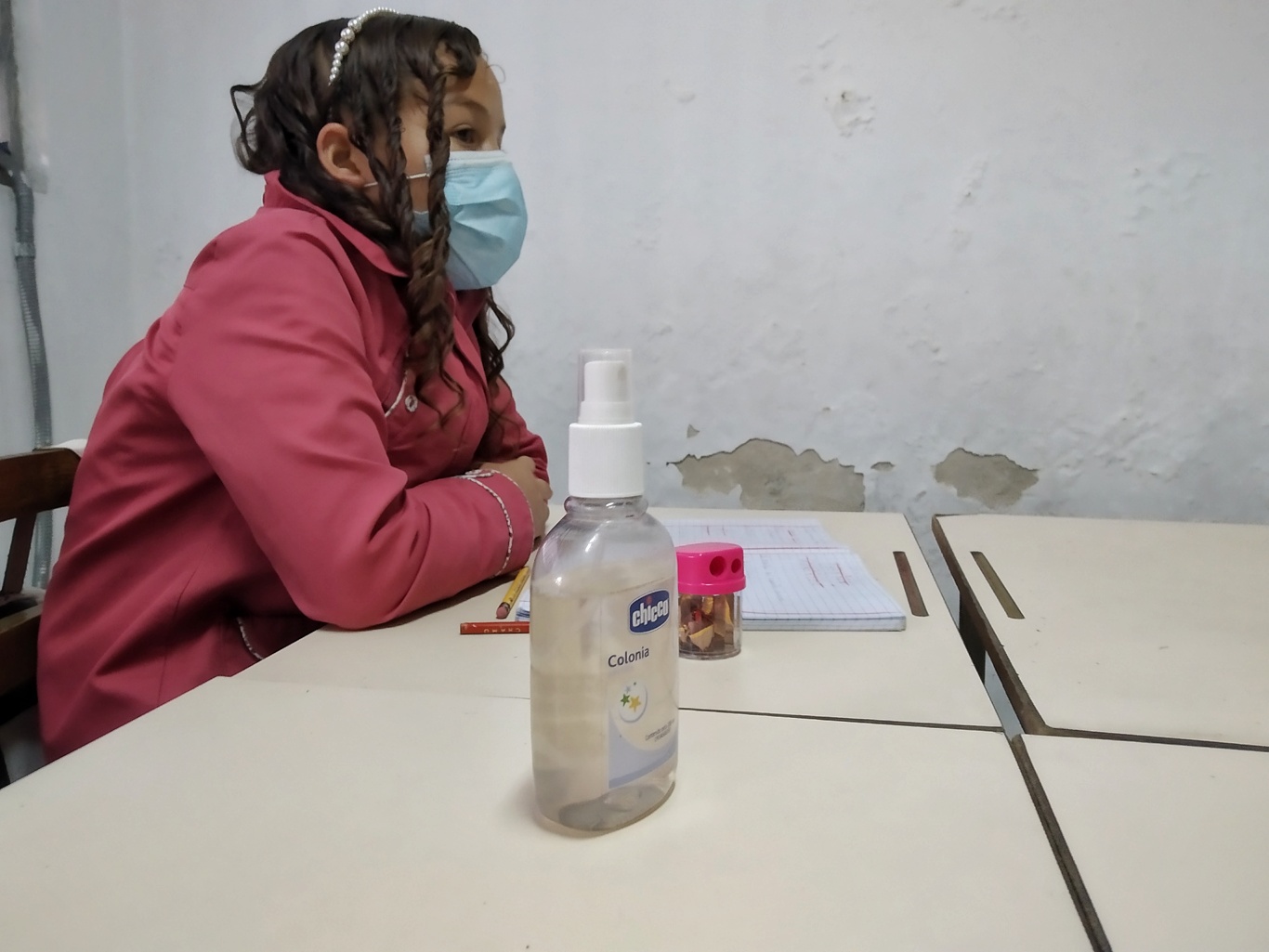 Primer día del regreso a clases: liceos cerrados y pocos estudiantes en aulas