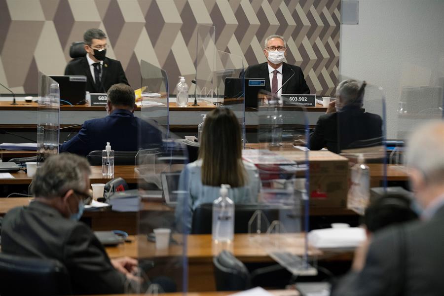 Comisión del COVID en Brasil pide "suspender" a Bolsonaro de las redes