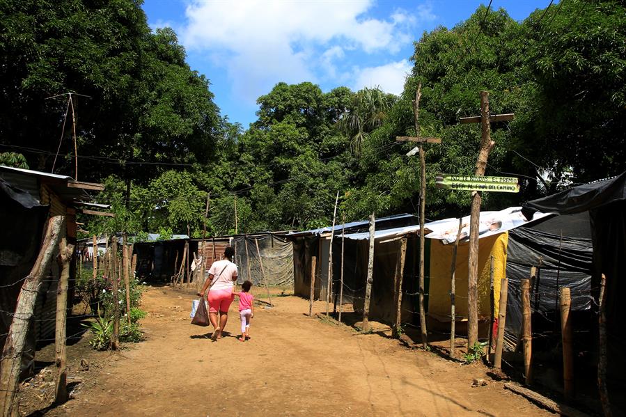 Migrantes colombo-venezolanos buscan lugar definitivo para vivir en el Caribe