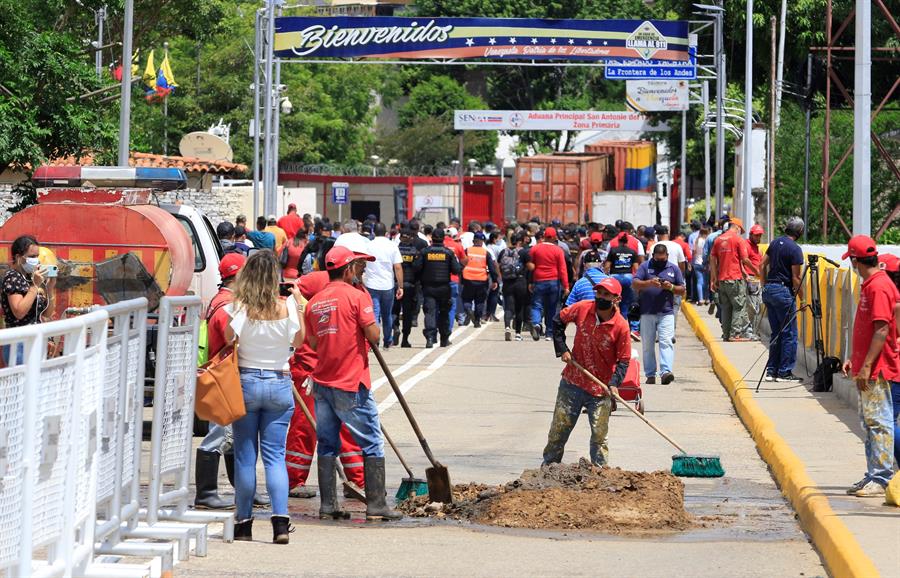 Estos son los horarios para el paso hacia Colombia desde este #5Oct