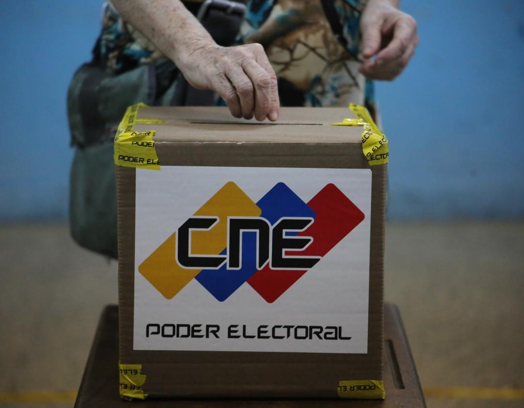 Padrino López Fanb CNE