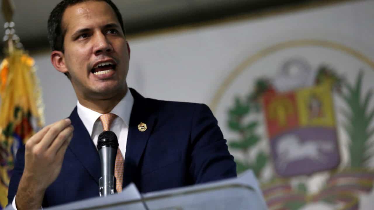 Guaidó se aferra a la "presidencia interina" a pesar de las críticas