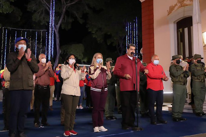Chavismo alcanzó objetivos electorales basados en cálculo de división opositora, dicen analistas