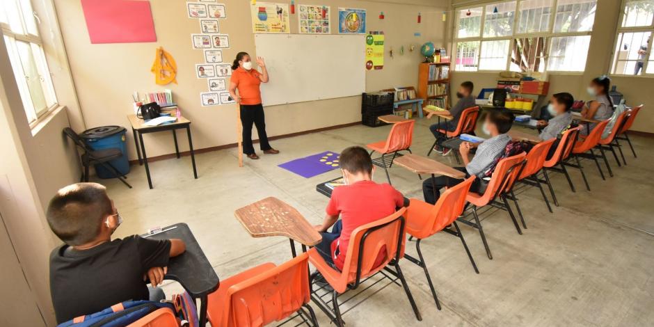 Más de 20 millones de alumnos regresan a clases presenciales en México