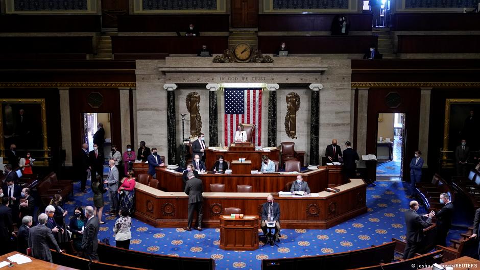 Congresistas piden a Biden la extensión del Título 42