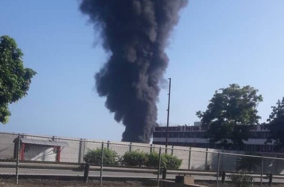 Incendio afectó la refinería El Palito este #13Nov