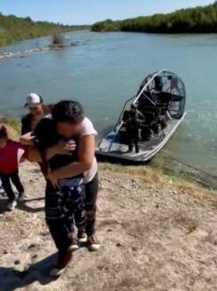 Patrulla fronteriza de Texas rescató a una niña venezolana en una isla de Río Grande