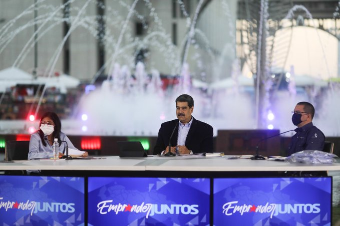 Maduro denuncia que "mafias" controlan venta del cemento en Venezuela