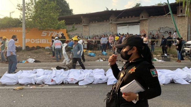 Migrantes en Chiapas: qué se sabe de las víctimas que dejó el camión que volcó con más de 160 personas en México