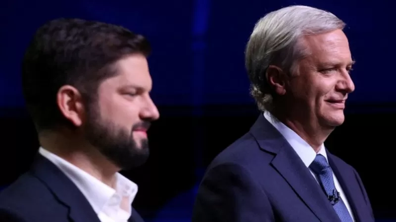 Kast vs Boric: lo que está en juego en Chile en la elección más polarizada y cerrada en 20 años
