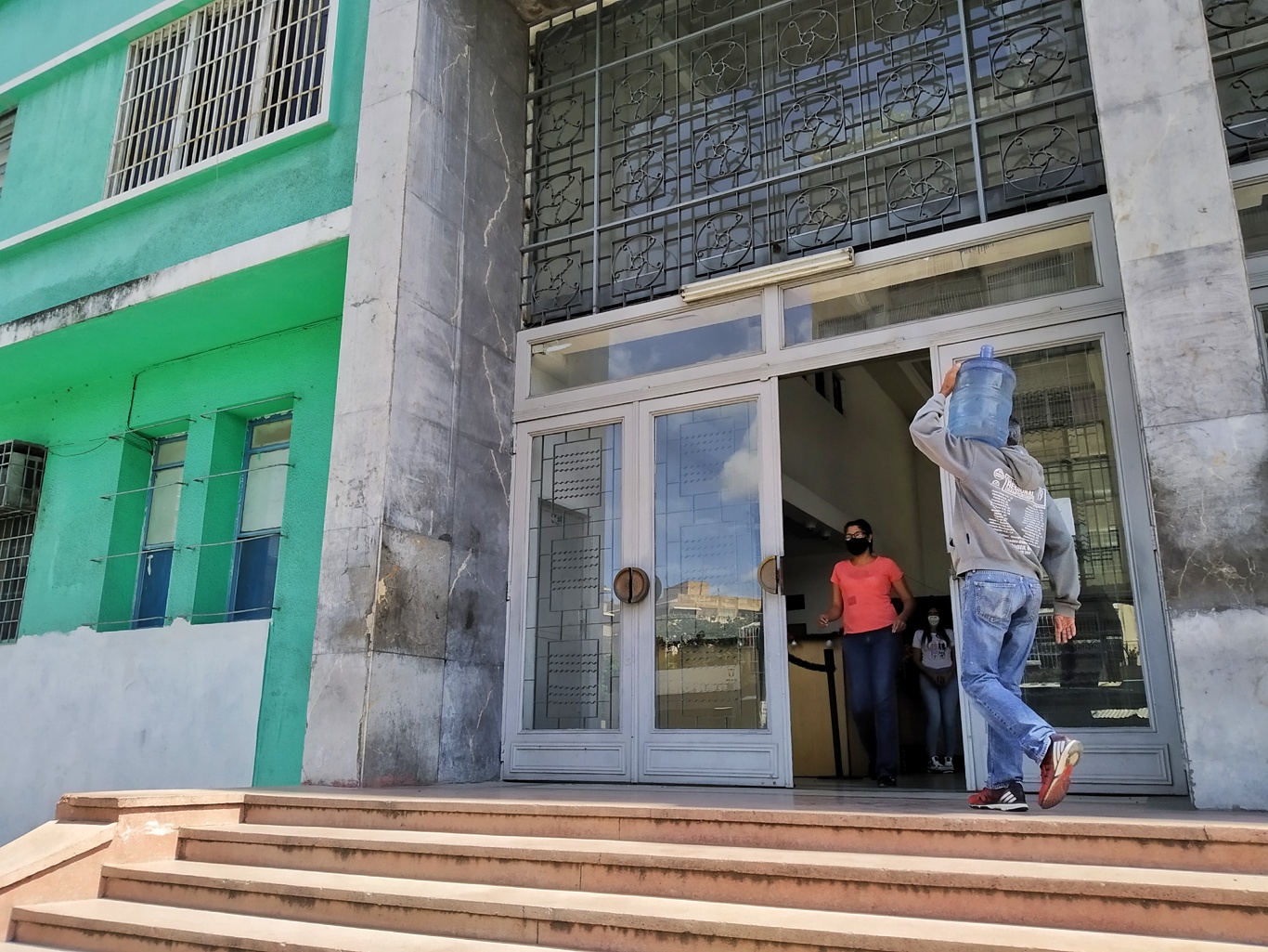 Venezuela suma cinco muertes por COVID-19 y 796 nuevos casos
