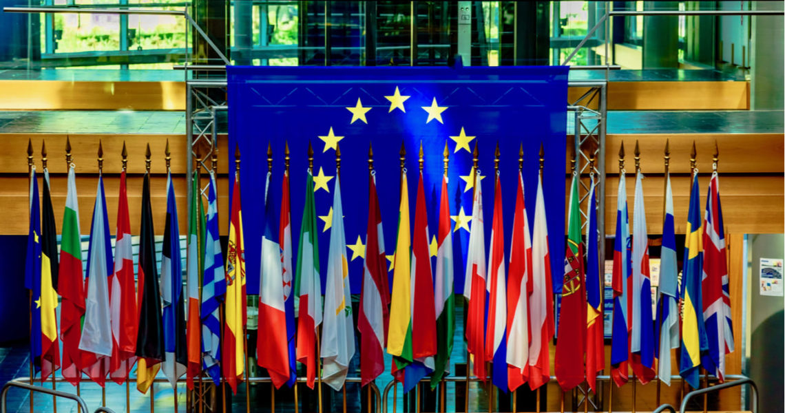 UE congela 30.000 millones euros de activos de oligarcas y entidades rusas