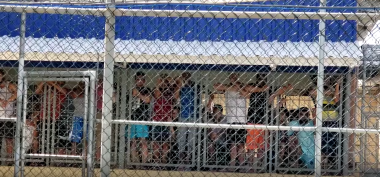 En huelga de hambre 33 venezolanos detenidos en Curazao
