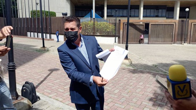 Henri Falcón acude al TSJ para solicitar anulación de resultados electorales en Lara