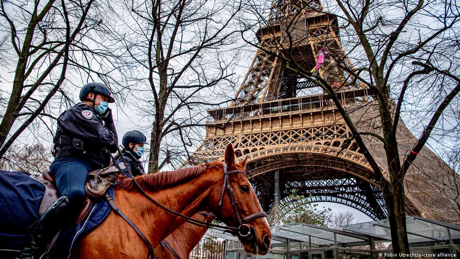 París cancela fuegos artificiales y fiestas de fin de año debido a la pandemia
