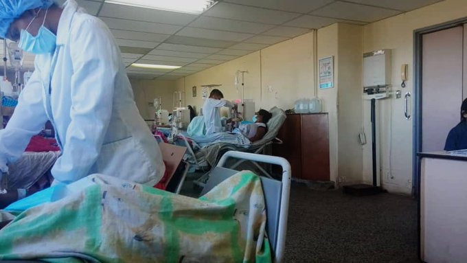 Pacientes renales del Hospital Universitario de Maracaibo denuncian falta de insumos