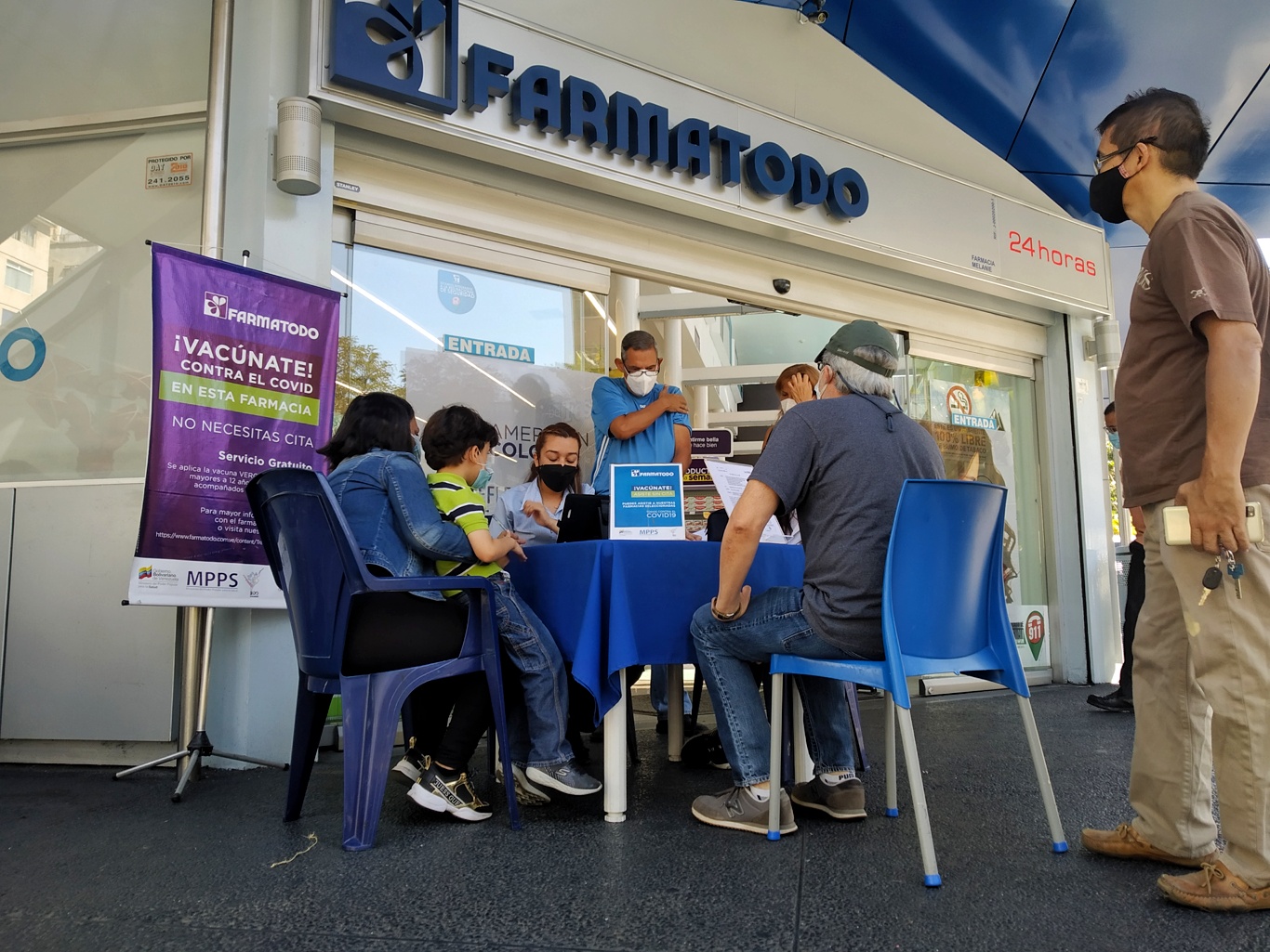 Conozca las farmacias que ofrecen vacunación de refuerzo en Venezuela