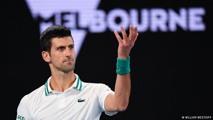 Abogados de Djokovic dicen que el tenista tuvo covid en diciembre