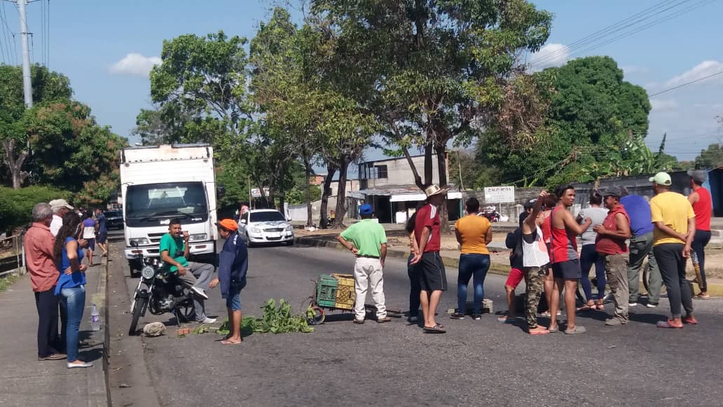 Protestan en Barinas por desaparición de 32.000 cilindros de gas doméstico