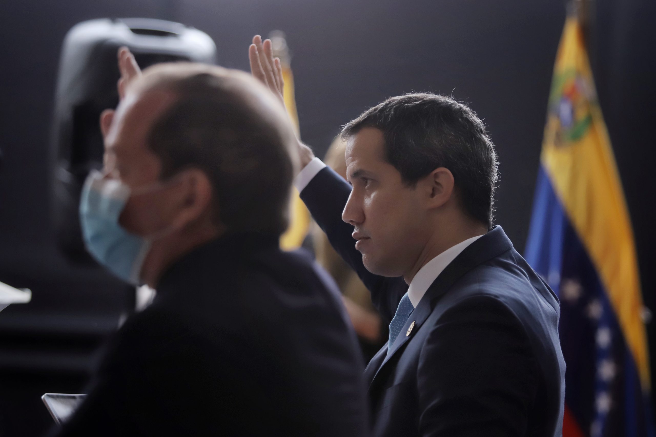 En qué uso la oposición 206 millones de dólares del BCV