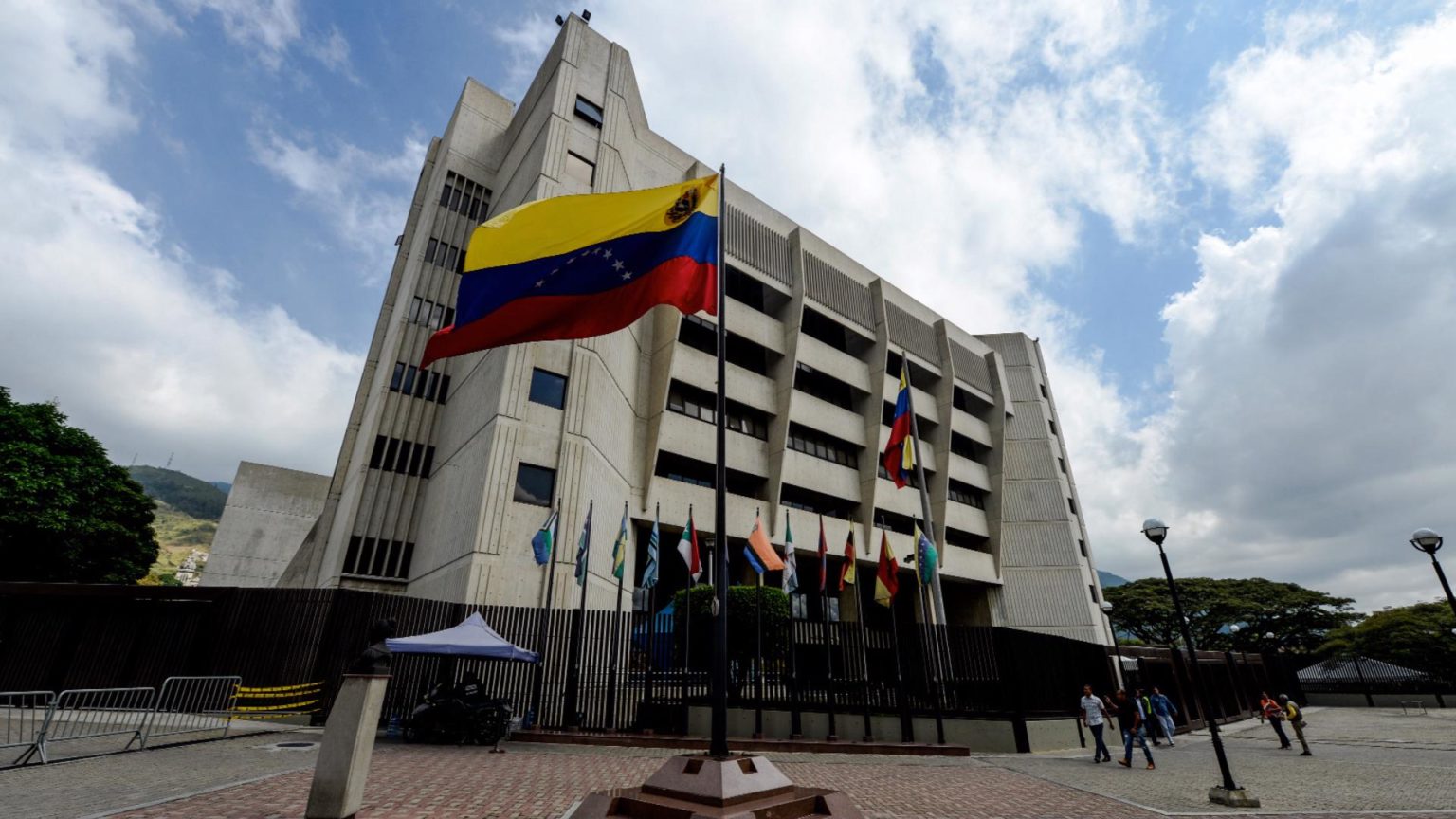 Rectores de Universidades multados por el TSJ no han sido notificados