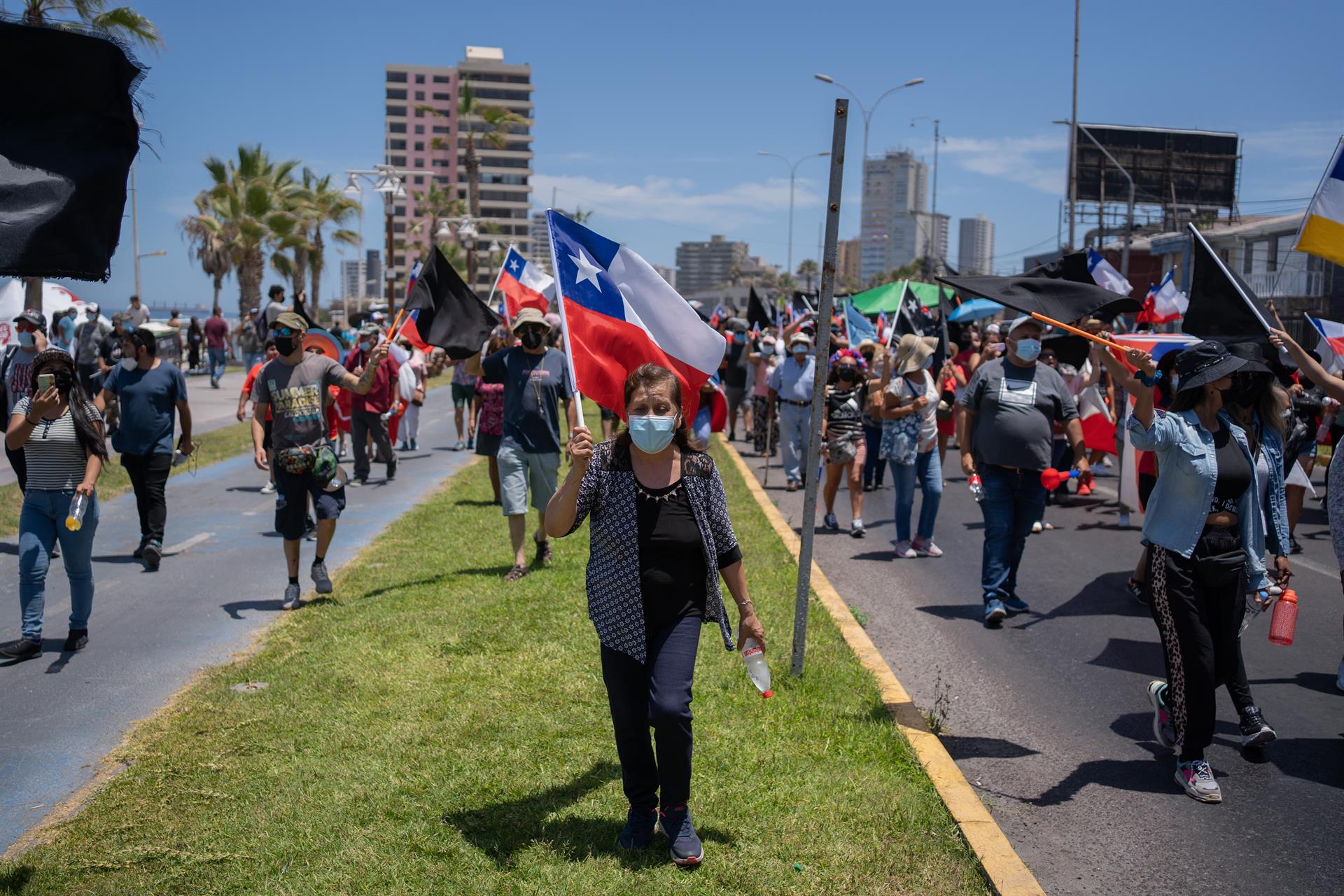 Camioneros paralizan el norte de Chile por aumento de la migración