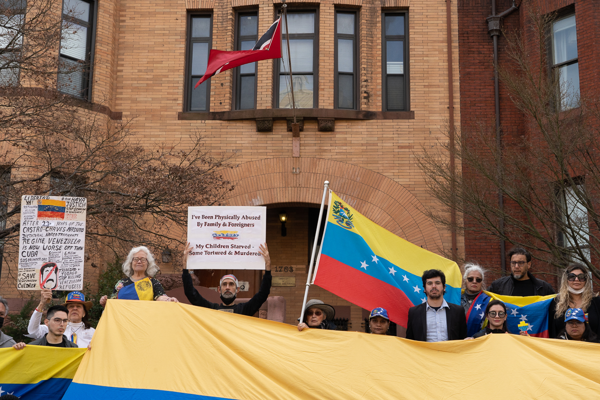 Venezolanos protesta embajada trinidad y tobado washington dc 2022