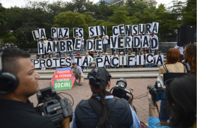 Gobierno de Maduro silencia tres nuevos portales informativos en Venezuela