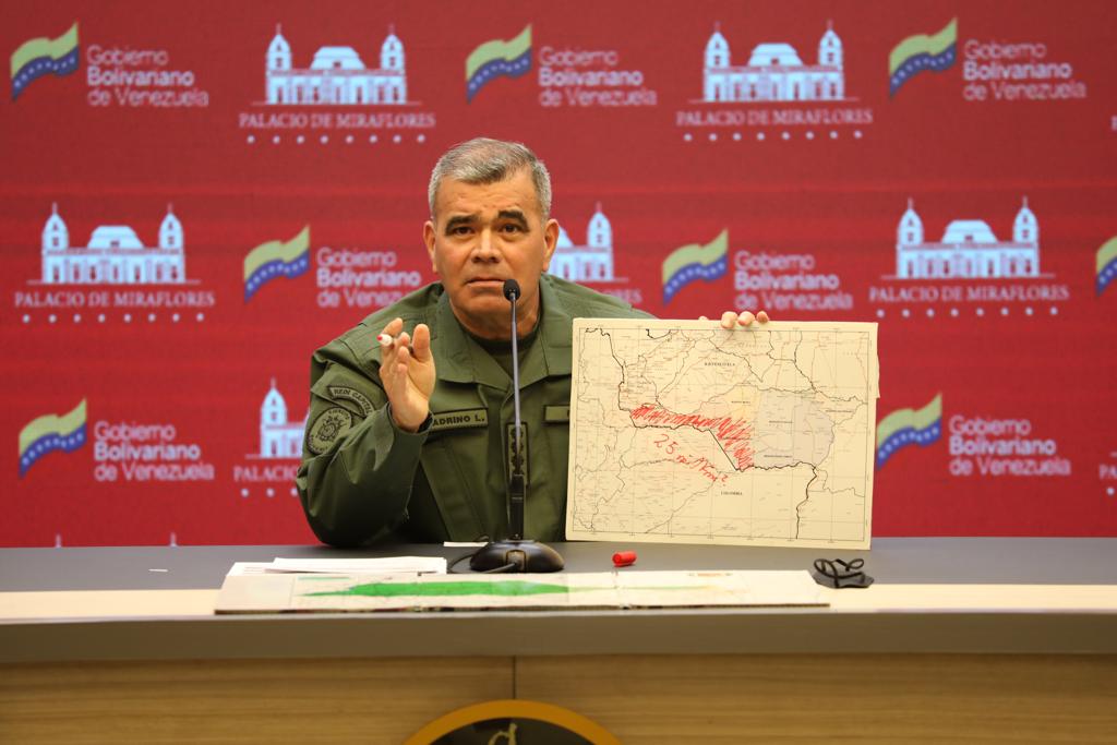 Diecisiete muertes, 2.000 kilos de droga incautados y 16 campamentos destruidos en Apure, reporta Padrino López