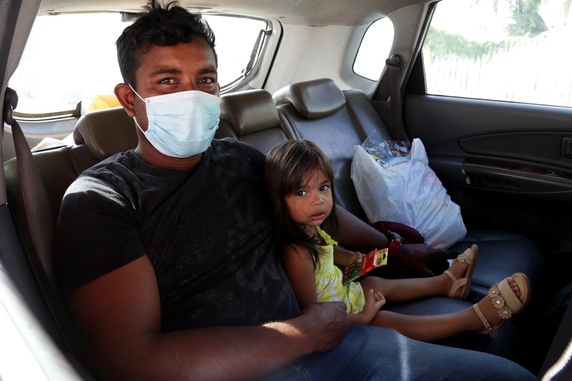 Familia de bebé venezolano tiroteado busca permanecer en Trinidad y Tobago