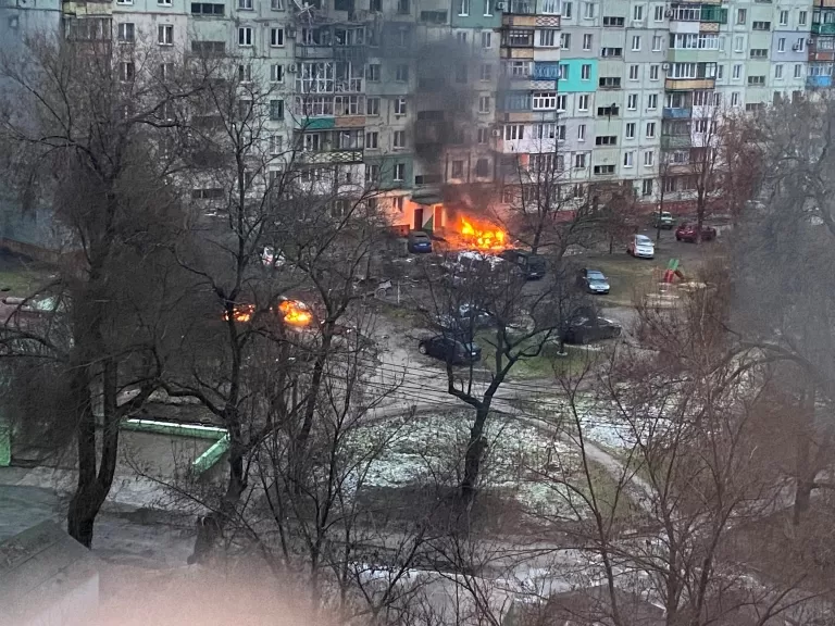 Rusia y Ucrania: ambos países se acusan de no respetar un alto al fuego y se pospone la evacuación de Mariúpol