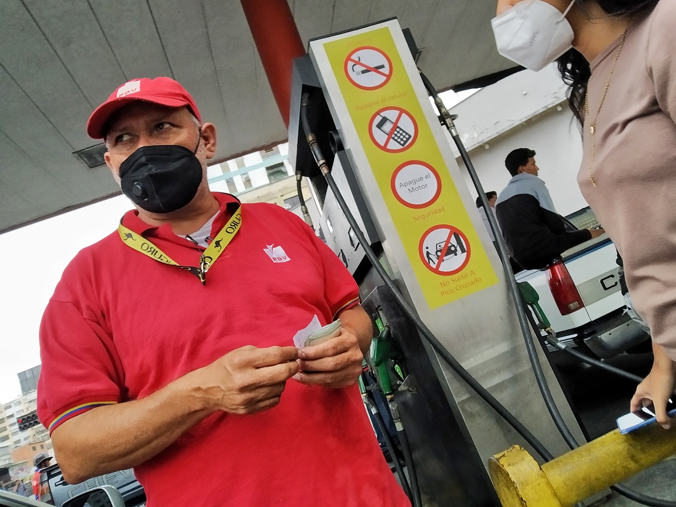 Usuarios de Efecto Cocuyo dicen que no han recargar saldo para pagar la gasolina subsidiada