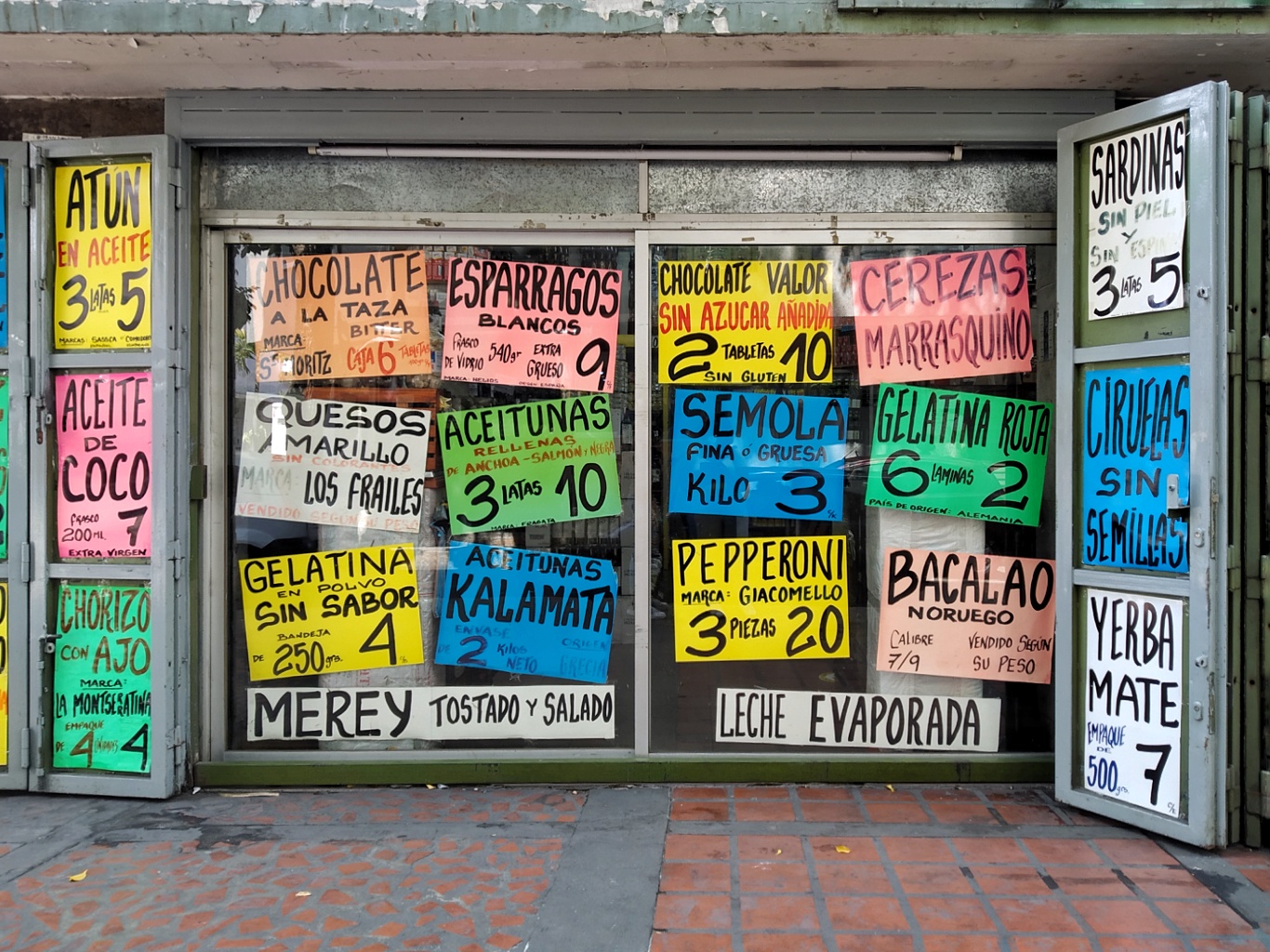 Cedice califica de "intervención artificial" nuevos precios regulados en dólares