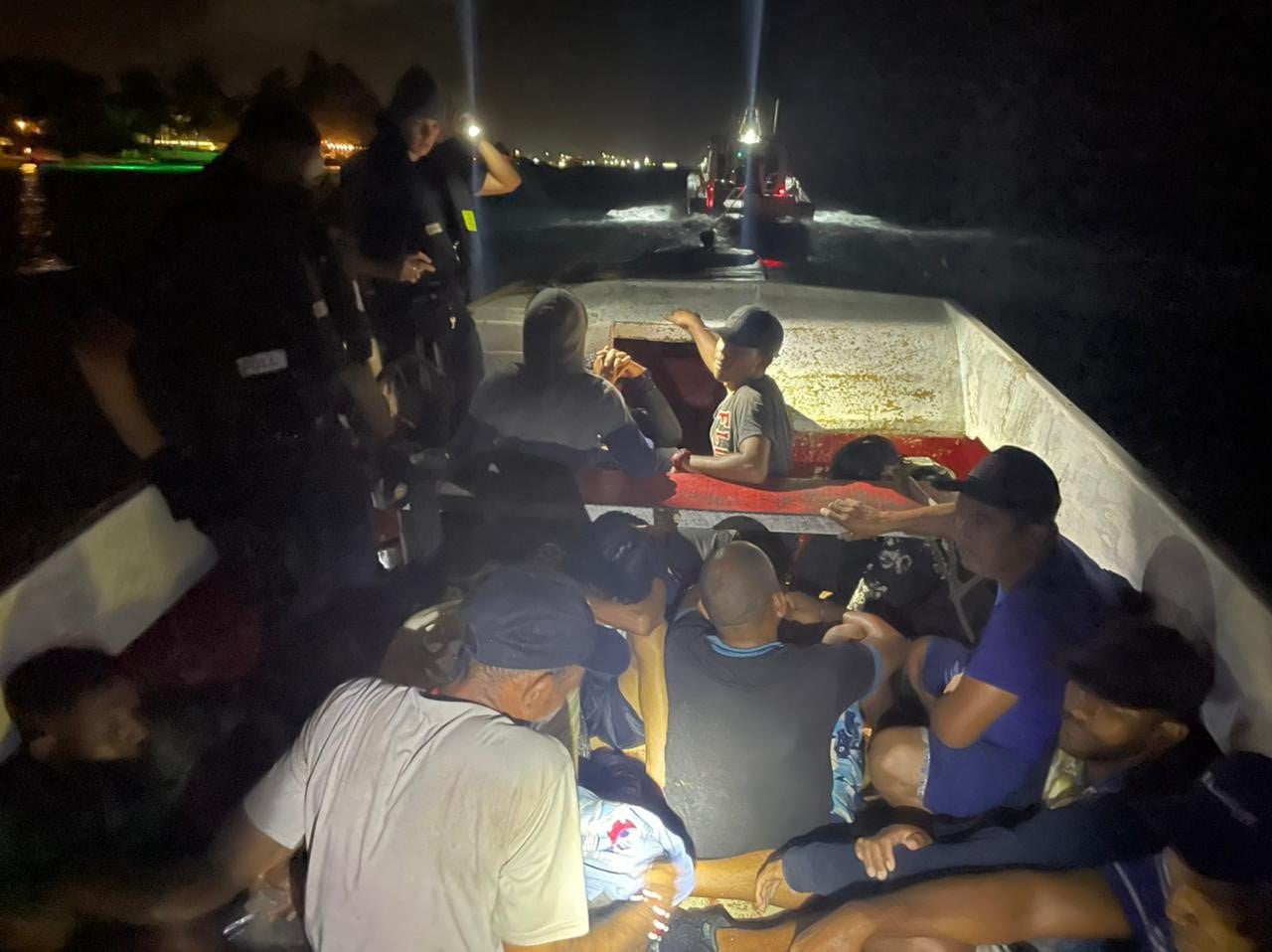 Autoridades de Aruba interceptan a 11 venezolanos que intentaban entrar a la isla este #2Mar
