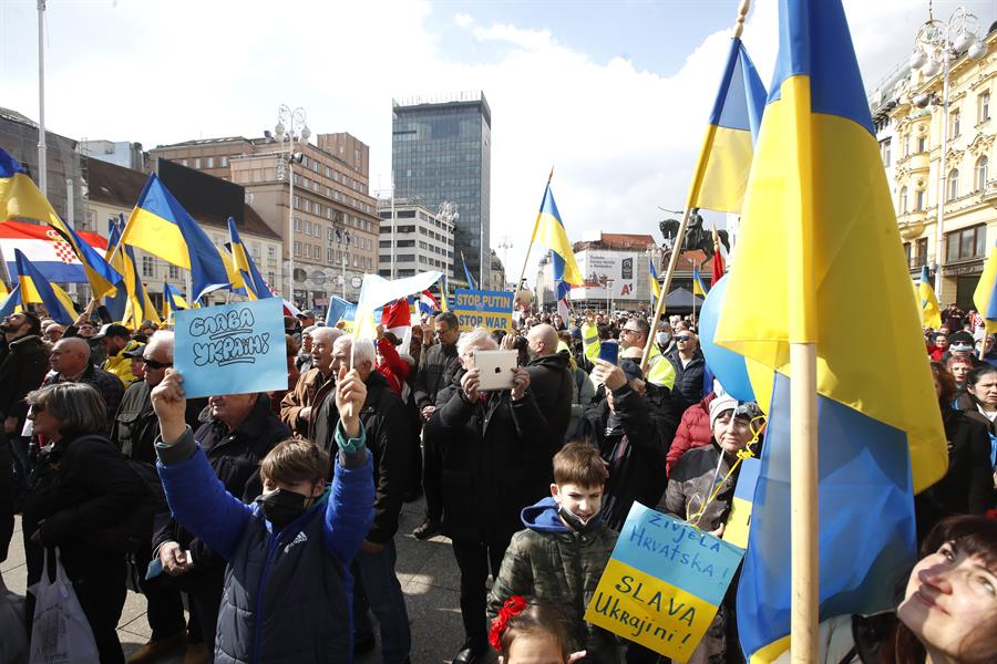 Manifestaciones multitudinarias en ciudades europeas para pedir a Rusia que salga de Ucrania
