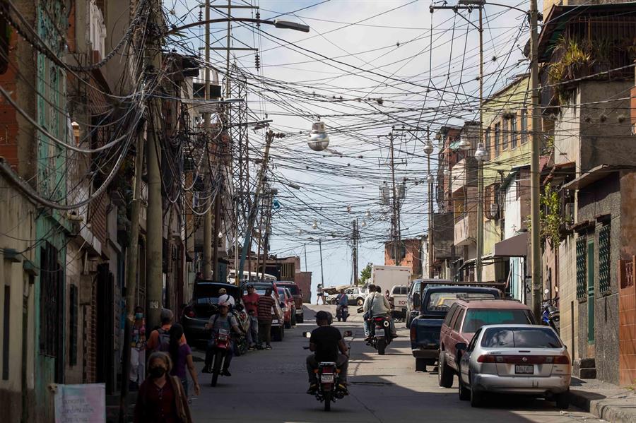 Gobierno de Maduro revisa con China planes de mejora del Sistema Eléctrico Nacional