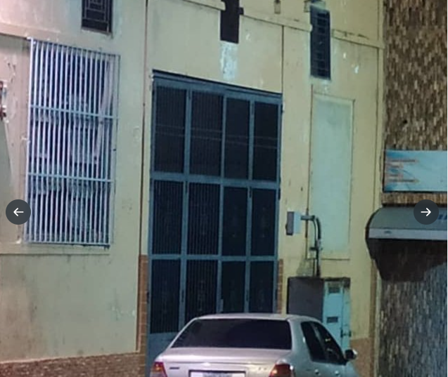 Los invasores secuestraron a Carlos Castañas, un hombre de 70 años, quien ocupa y atiende en el taller mecánico desde hace dos décadas.