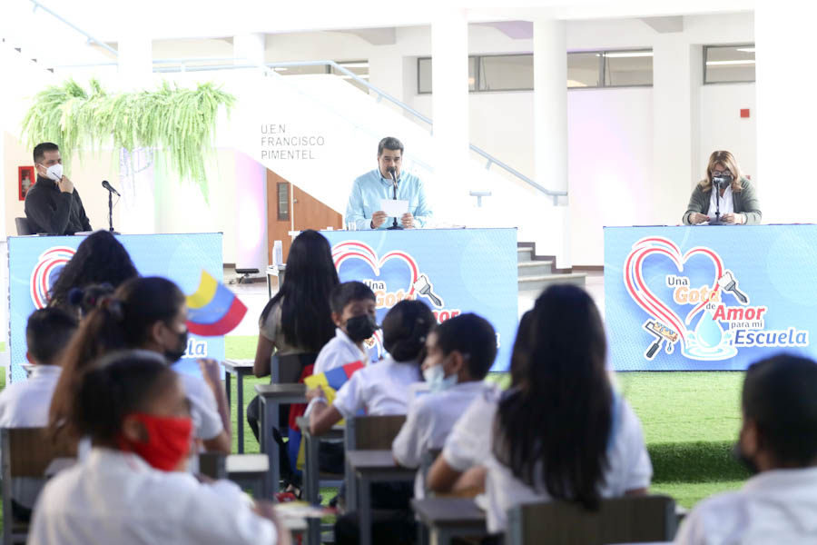 Maduro anuncia regreso general a las aulas de clases desde el 28 de marzo