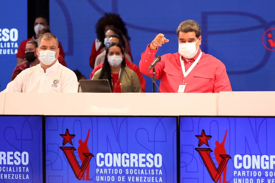 Maduro dice que irán contra quienes trafican gasolina