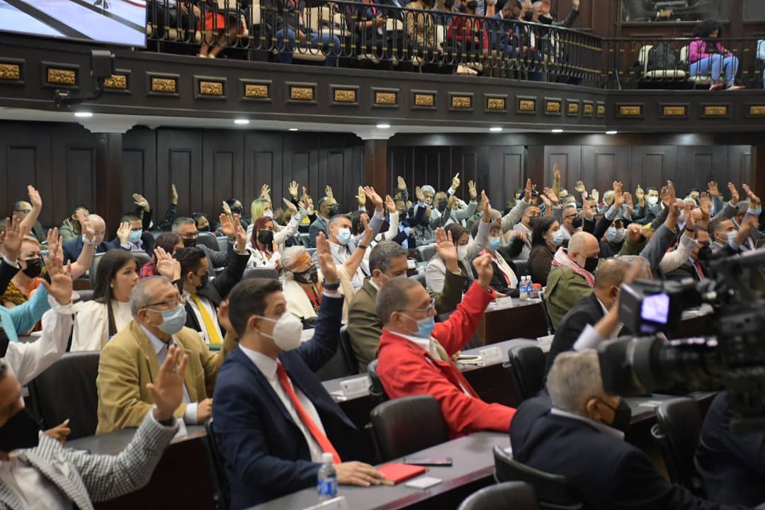 Aprueban en primera discusión ley contra el acoso escolar
