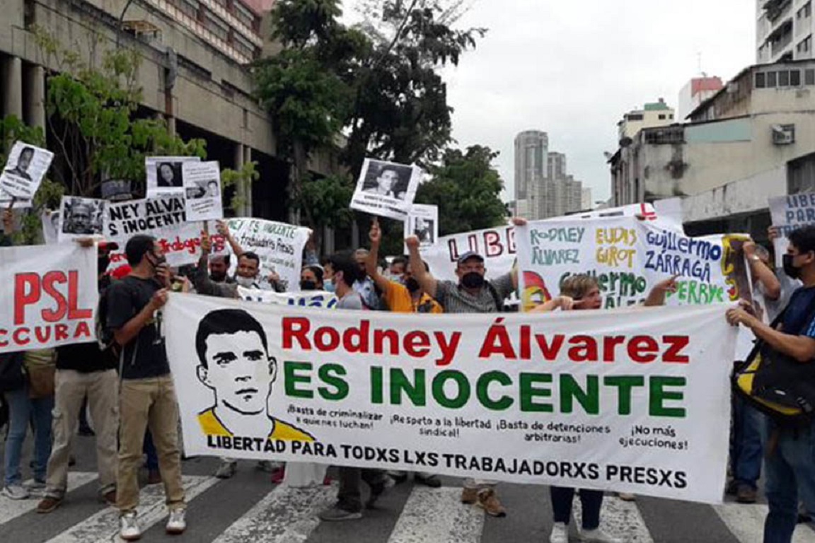 De madrugada, sin transporte y teléfono, así excarcelaron a Rodney Álvarez
