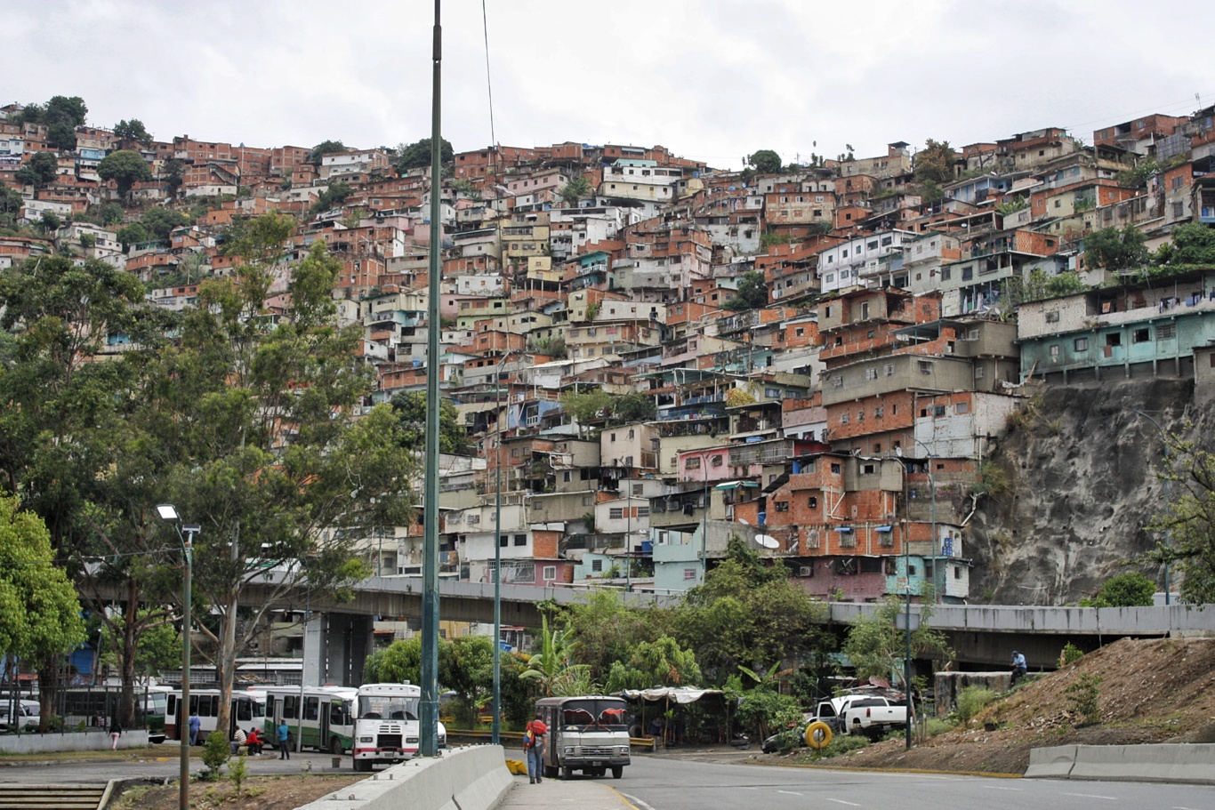 Caracas encabeza número de contagios por COVID-19 este domingo #8May