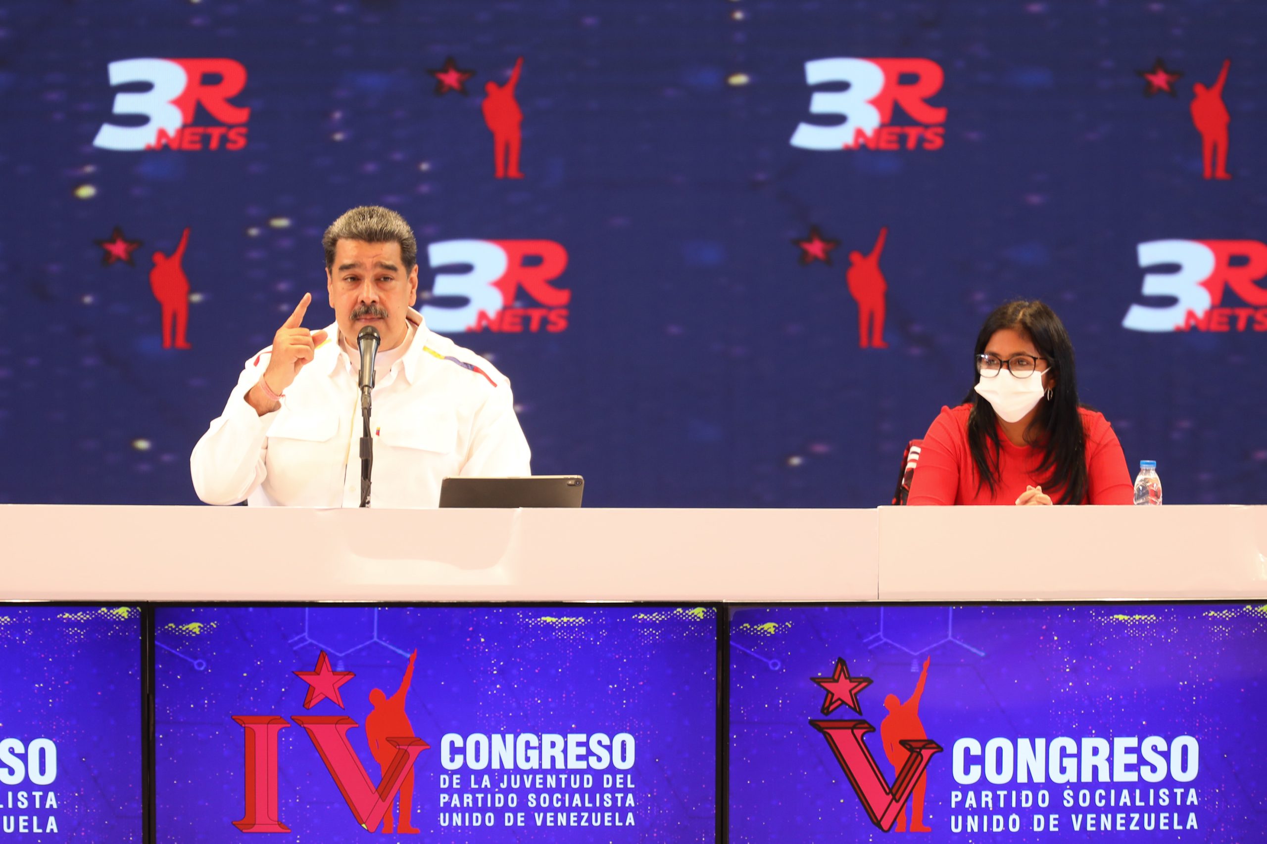 Maduro promete acabar con mafias en hospitales, de tráfico de combustible y chatarra