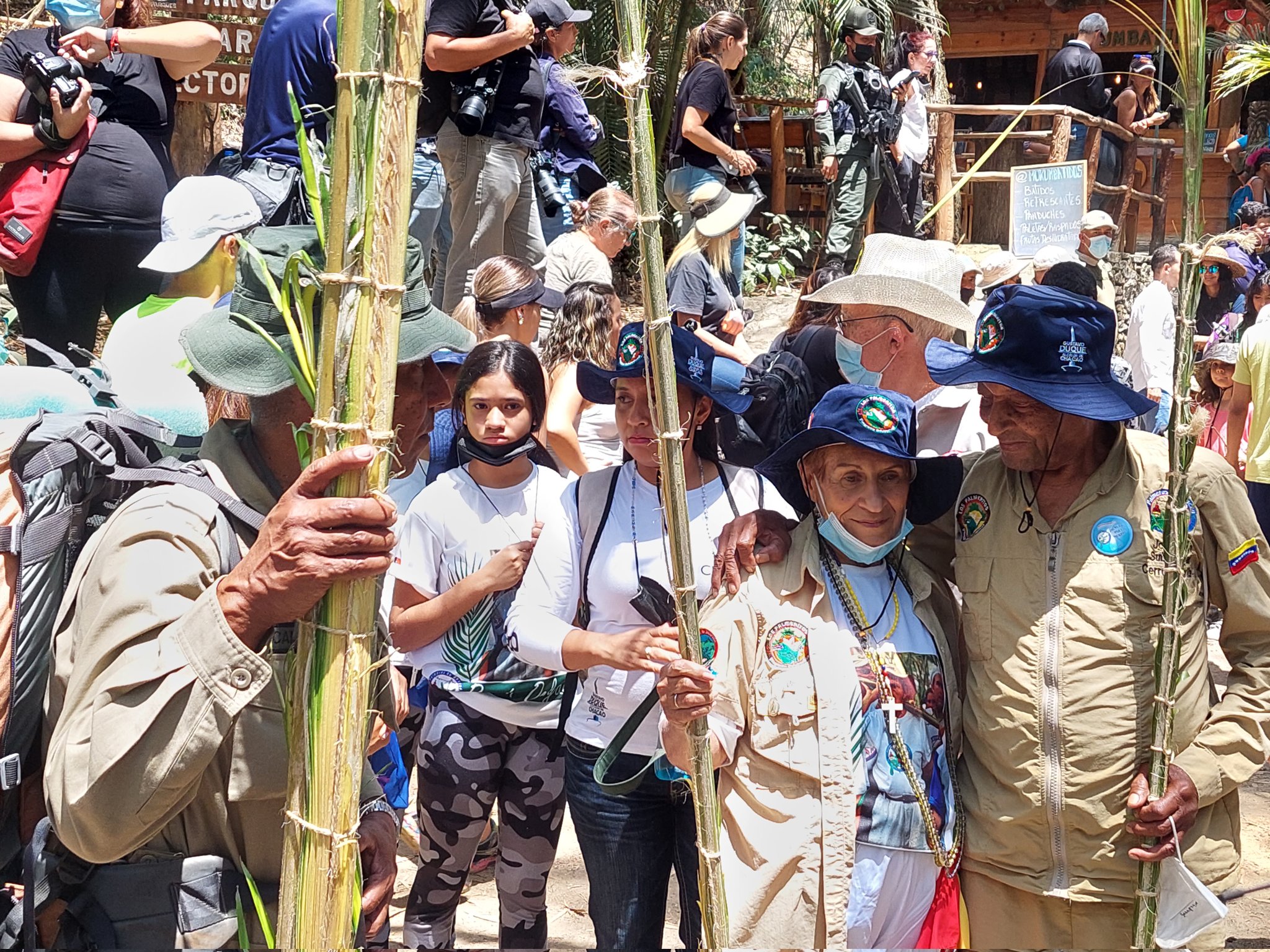 Palmeros bajan desde El Ávila tras dos años del inicio de la pandemia en Venezuela