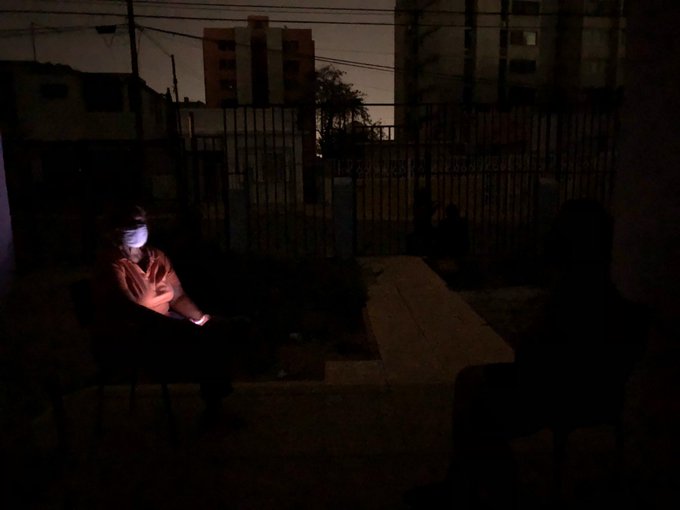 Las fuertes lluvias que cayeron en la madrugada en el estado Miranda afectaron la electricidad en zonas de Los Teques, El Hatillo y Baruta